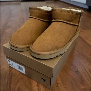 UGG Chestnut Classic Ultra Mini
